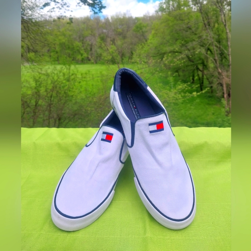 Tommy Hilfiger Men’s Roaklyn White w Blue Accent Slip On Deck Shoe Size 12